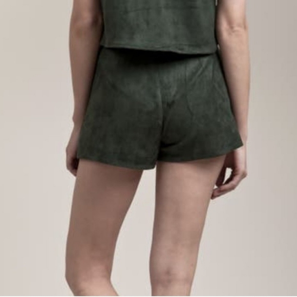 Moon river studded high rise hunter Green faux suede shorts small *K - Picture 2 of 9